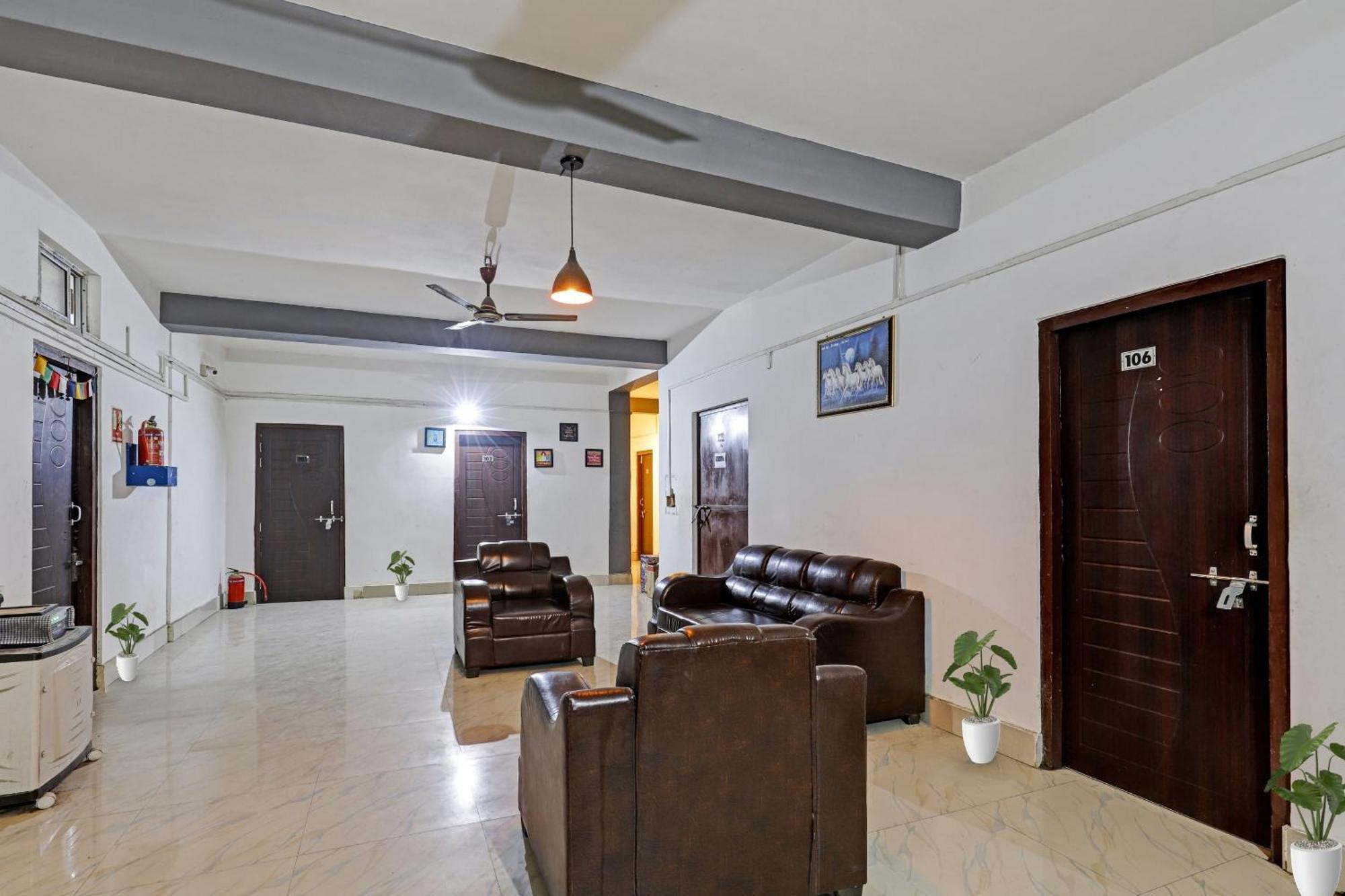OYO 88889 Hill View Premium Guwahati Exterior foto